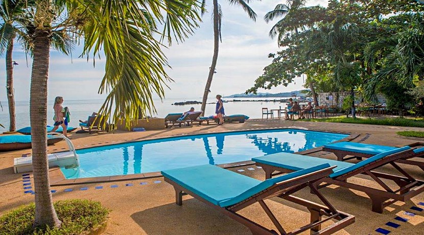 Resort Lamai Koh Samui for sale 16 bungalows swimming pool bar restaurant beachfront