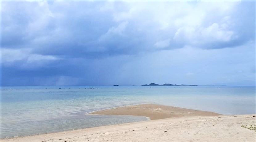 Beachfront land in Bang Kao