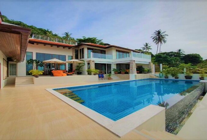 Spacious sea view villa