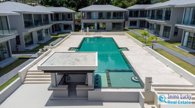 A vendre Resort à Bangrak Koh Samui – 9 villas avec piscine olympique