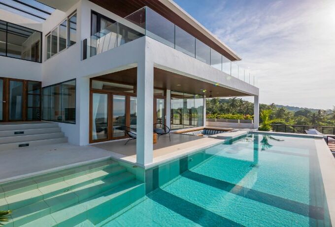 Recent villa with sea view