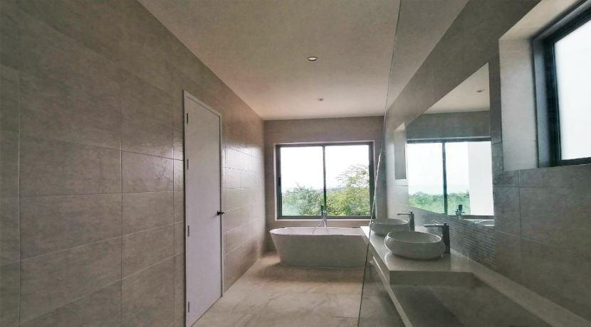 Villa moderne neuve à Choeng Mon à vendre 07