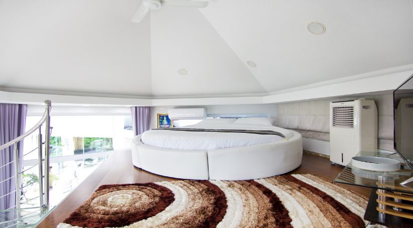 Superbe villa de luxe de 5 chambres vue mer à Chaweng Noi à vendre 010