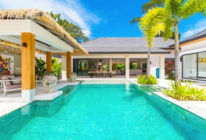 Balinese style villa in Maenam Koh Samui for sale